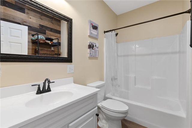 2710 NE CC Highway, Leeton, MO 64761