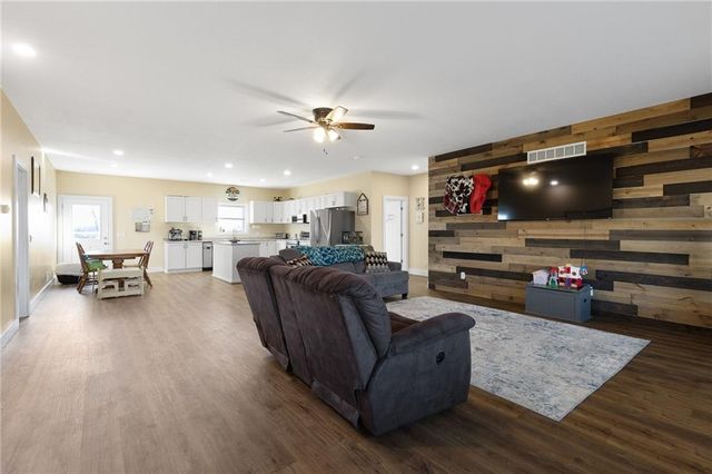 2710 NE CC Highway, Leeton, MO 64761