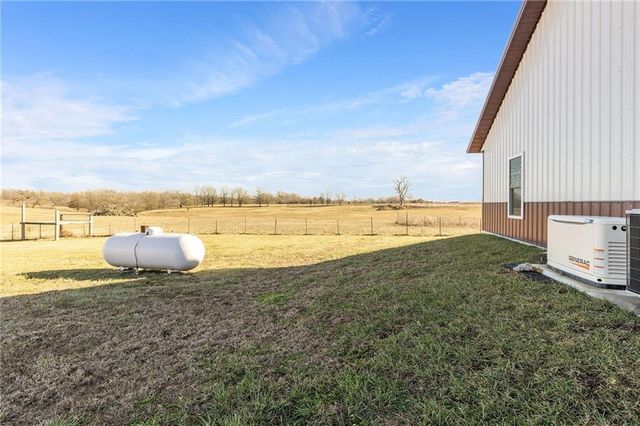 2710 NE CC Highway, Leeton, MO 64761