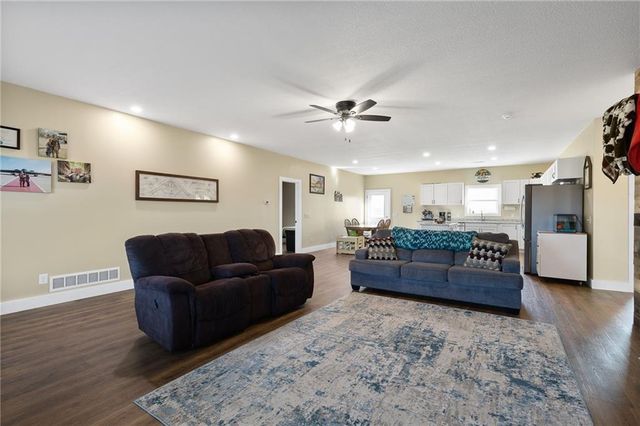 2710 NE CC Highway, Leeton, MO 64761