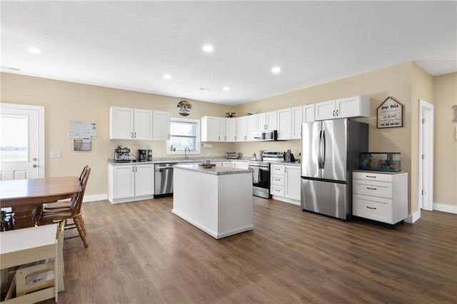 2710 NE CC Highway, Leeton, MO 64761