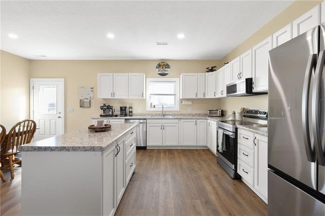 2710 NE CC Highway, Leeton, MO 64761