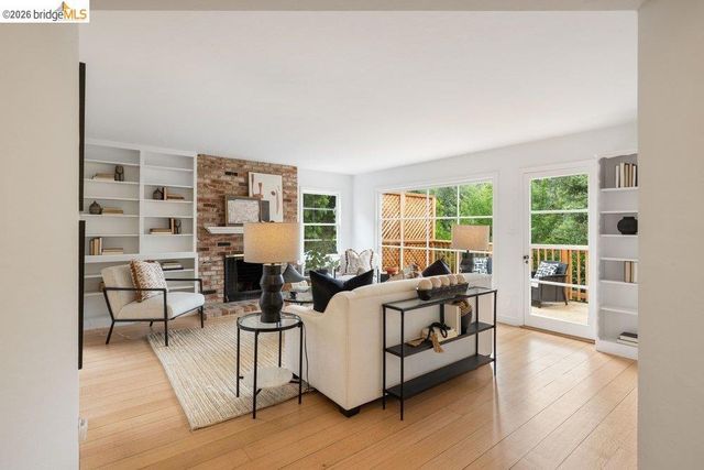 31 Harbord Court, Oakland, CA 94618