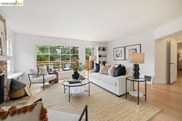 31 Harbord Court, Oakland, CA 94618