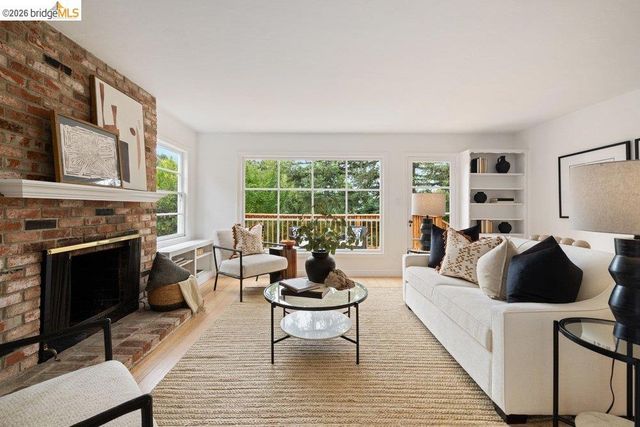 31 Harbord Court, Oakland, CA 94618