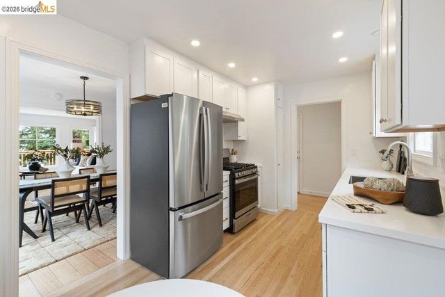 31 Harbord Court, Oakland, CA 94618