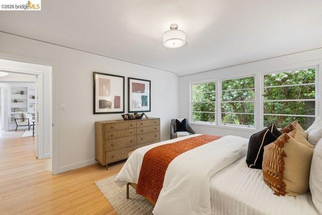 31 Harbord Court, Oakland, CA 94618