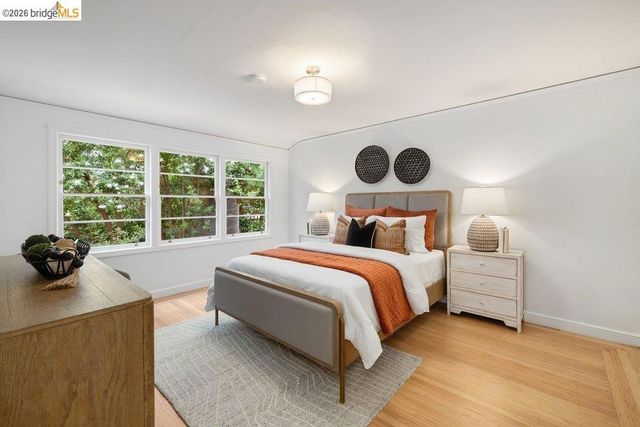 31 Harbord Court, Oakland, CA 94618
