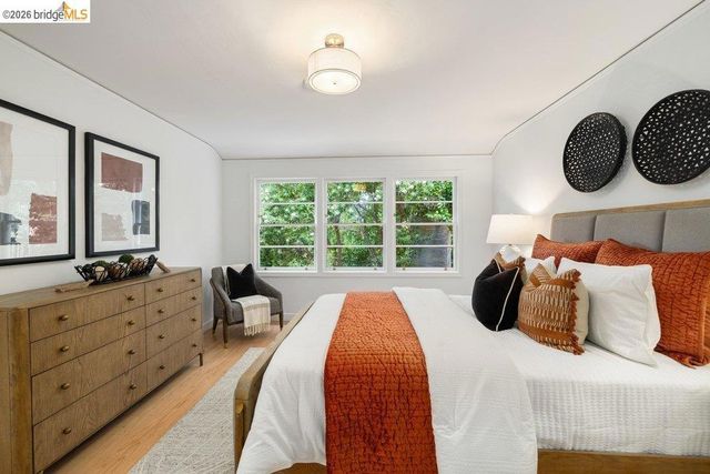 31 Harbord Court, Oakland, CA 94618