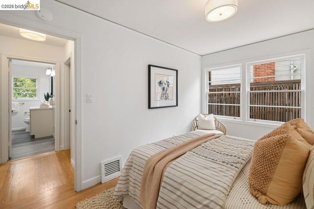31 Harbord Court, Oakland, CA 94618