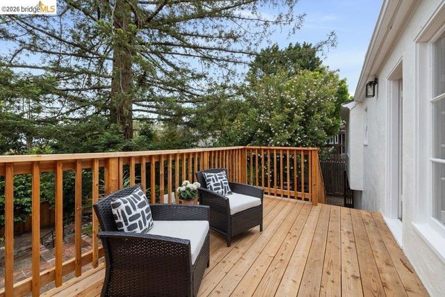 31 Harbord Court, Oakland, CA 94618