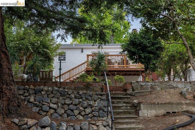 31 Harbord Court, Oakland, CA 94618
