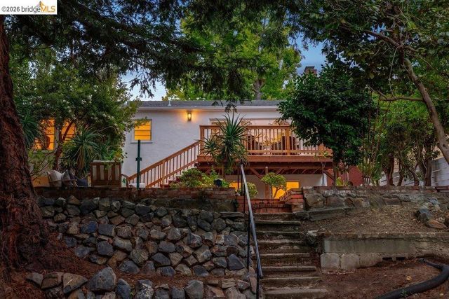 31 Harbord Court, Oakland, CA 94618