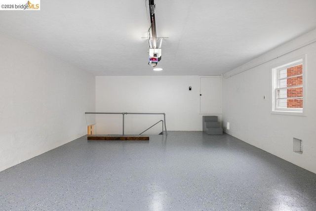 31 Harbord Court, Oakland, CA 94618