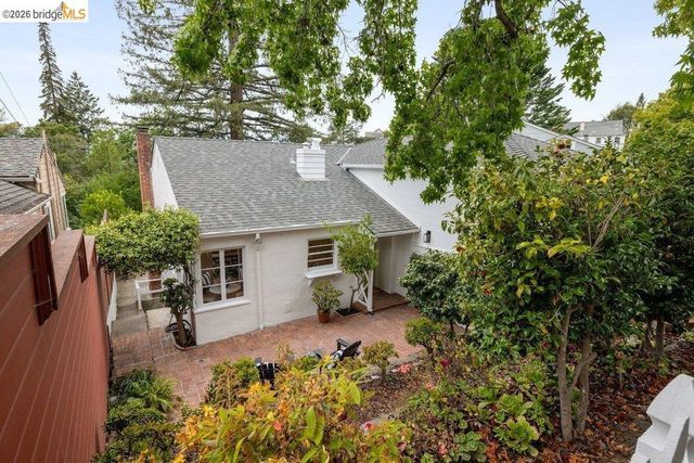 31 Harbord Court, Oakland, CA 94618
