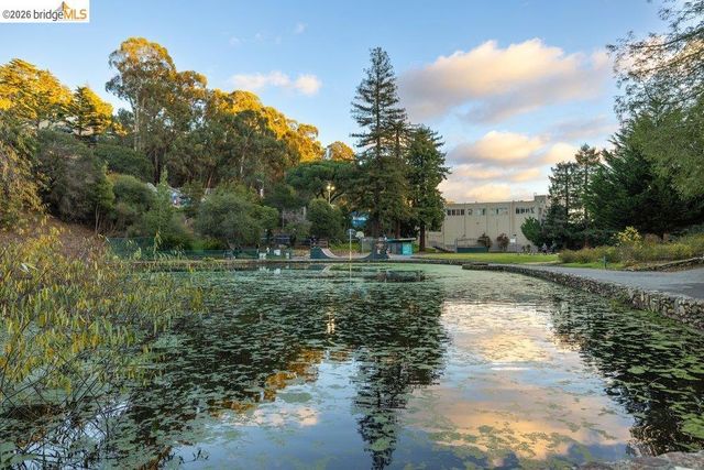 31 Harbord Court, Oakland, CA 94618