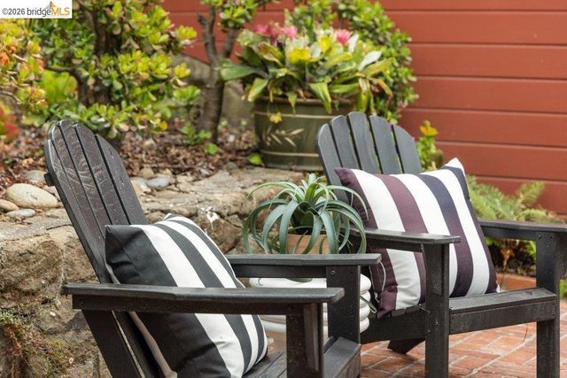 31 Harbord Court, Oakland, CA 94618