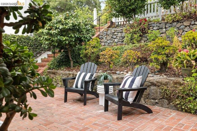 31 Harbord Court, Oakland, CA 94618