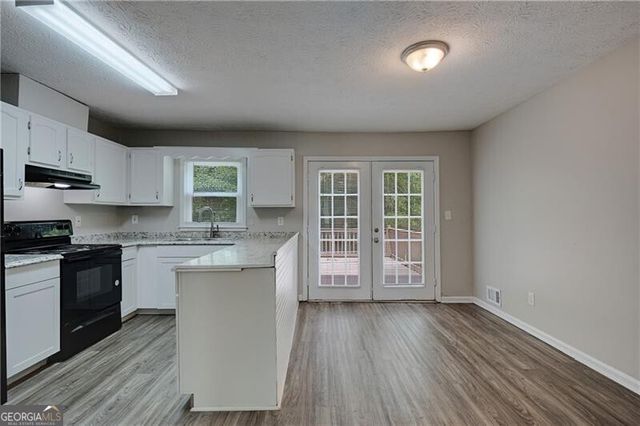 6934 Cottonwood Trail, Riverdale, GA 30296