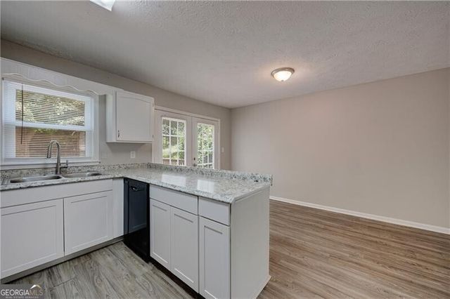 6934 Cottonwood Trail, Riverdale, GA 30296