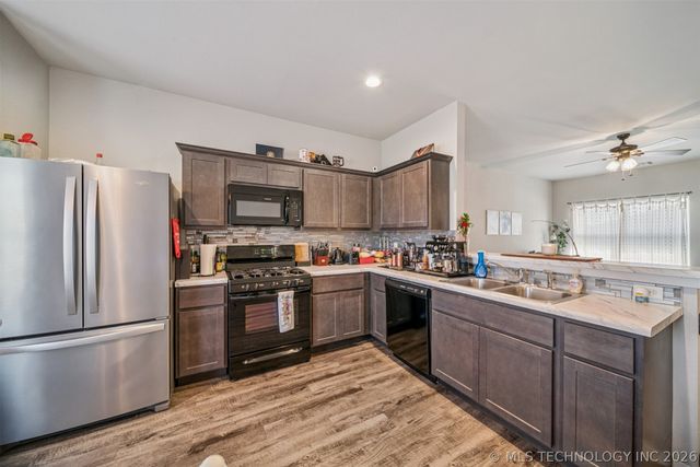 11418 S 238th East Avenue, Broken Arrow, OK 74014