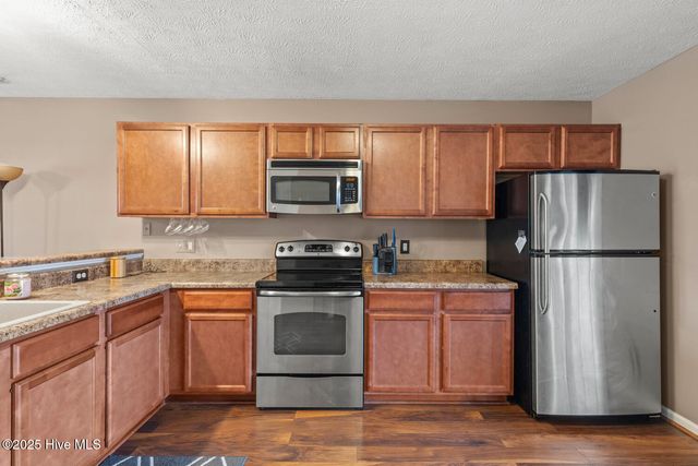 300 Glen Cannon Drive, Jacksonville, NC 28546