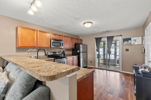 300 Glen Cannon Drive, Jacksonville, NC 28546