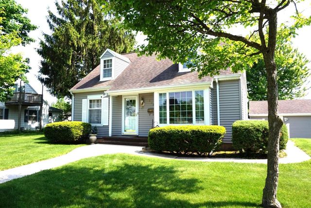 118 Summit DRIVE, Port Washington, WI 53074