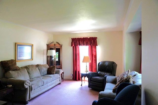118 Summit DRIVE, Port Washington, WI 53074