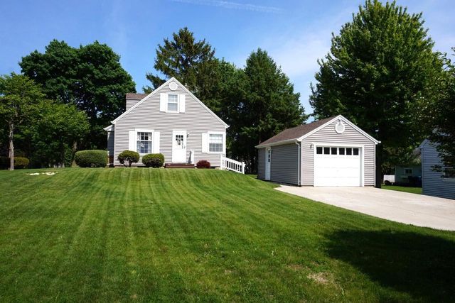 118 Summit DRIVE, Port Washington, WI 53074