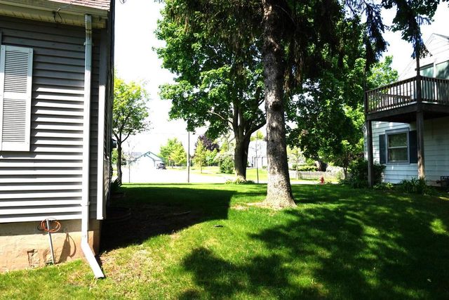 118 Summit DRIVE, Port Washington, WI 53074
