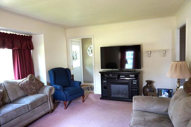 118 Summit DRIVE, Port Washington, WI 53074