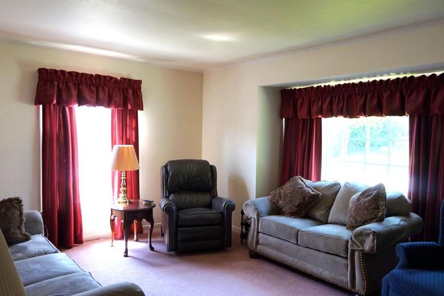 118 Summit DRIVE, Port Washington, WI 53074
