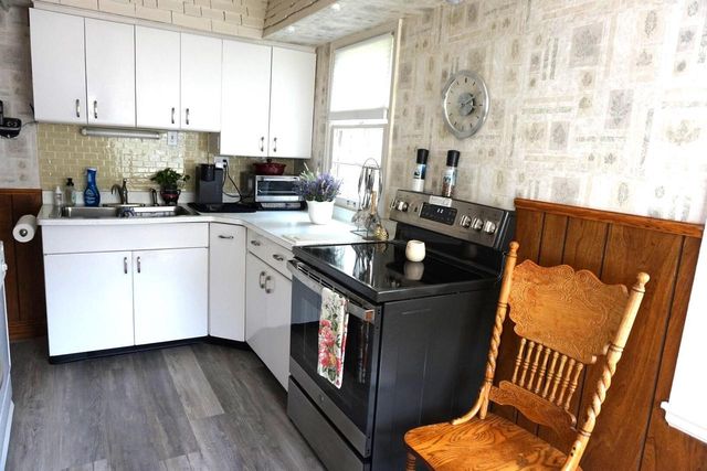 118 Summit DRIVE, Port Washington, WI 53074