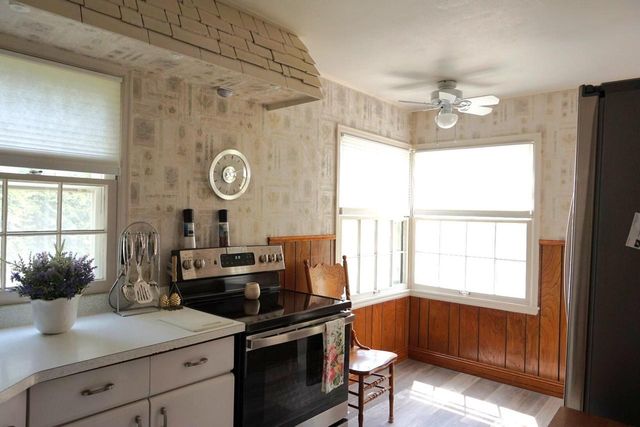 118 Summit DRIVE, Port Washington, WI 53074