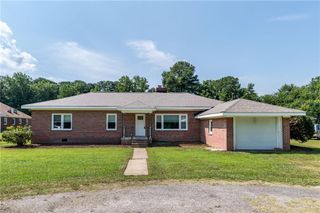 2240 Old Williamsburg RD, Yorktown, VA 23690