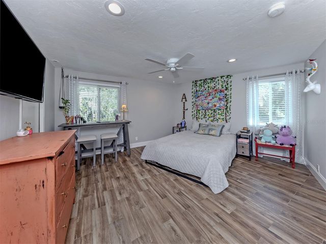 4710 HIDDEN FOREST LANE, Sarasota, FL 34235