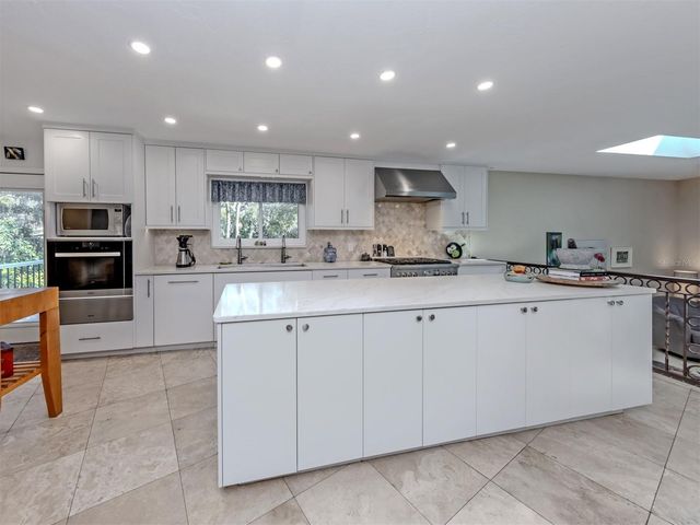 4710 HIDDEN FOREST LANE, Sarasota, FL 34235