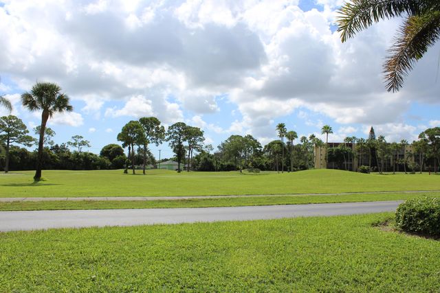 3425 VIA POINCIANA 203, Lake Worth, FL 33467