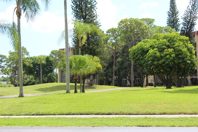3425 VIA POINCIANA 203, Lake Worth, FL 33467