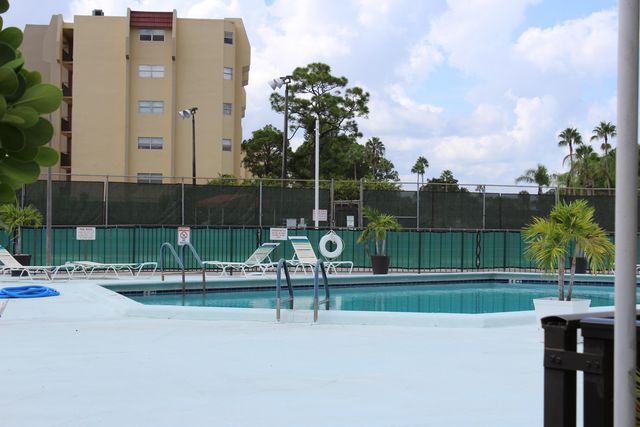 3425 VIA POINCIANA 203, Lake Worth, FL 33467