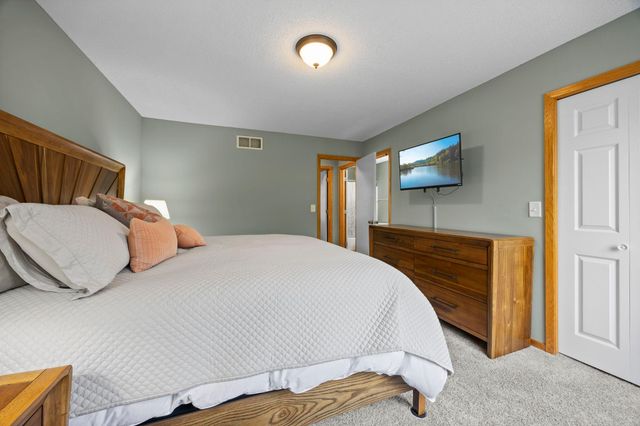8692 Bechtel Avenue 73, Inver Grove Heights, MN 55076