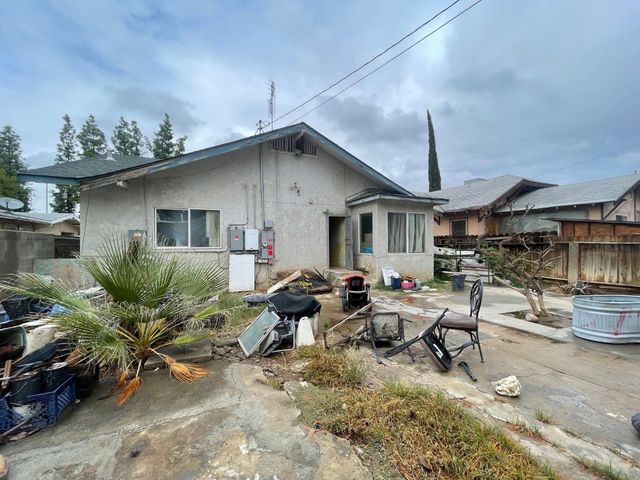 3044 Cesar Chavez Boulevard, Fresno, CA 93721