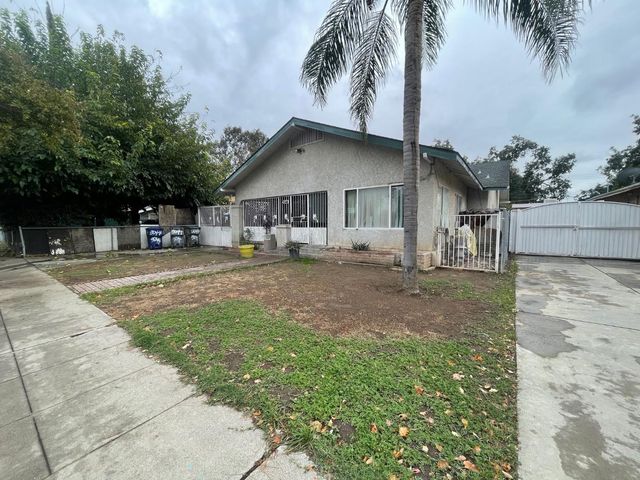 3044 Cesar Chavez Boulevard, Fresno, CA 93721