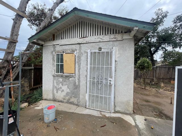 3044 Cesar Chavez Boulevard, Fresno, CA 93721