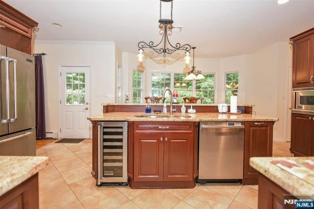 48 Ackerman Street, Waldwick, NJ 07430