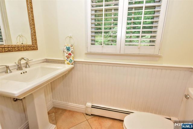 48 Ackerman Street, Waldwick, NJ 07430