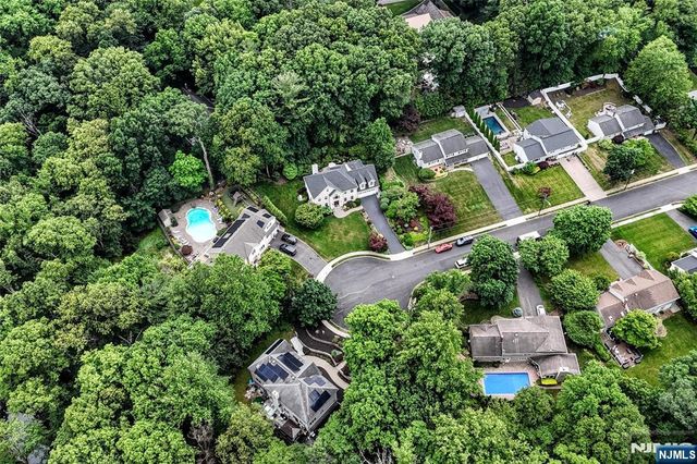 48 Ackerman Street, Waldwick, NJ 07430