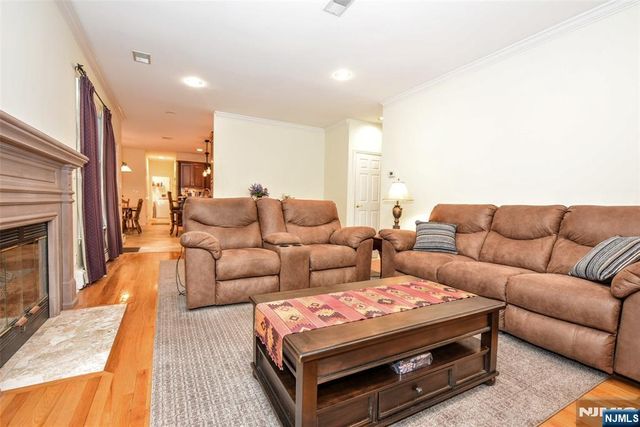 48 Ackerman Street, Waldwick, NJ 07430