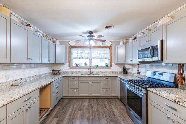 771 E 6th Street, Baird, TX 79504